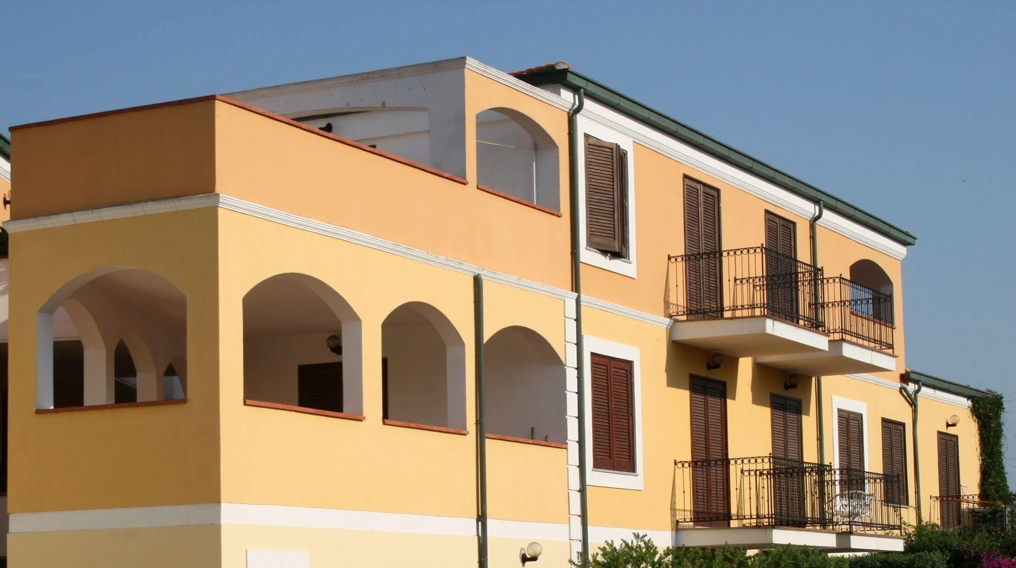 Residence Le Pavoncelle Santa Teresa Gallura Eksteriør bilde