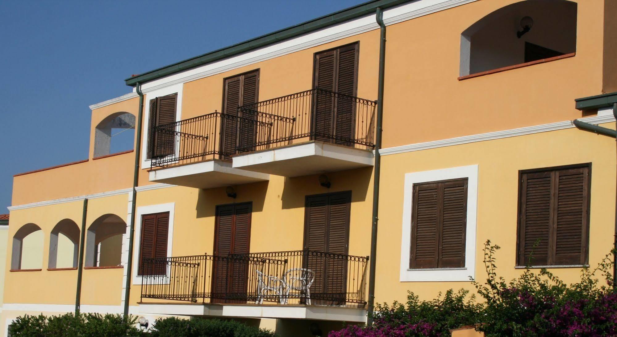 Residence Le Pavoncelle Santa Teresa Gallura Eksteriør bilde