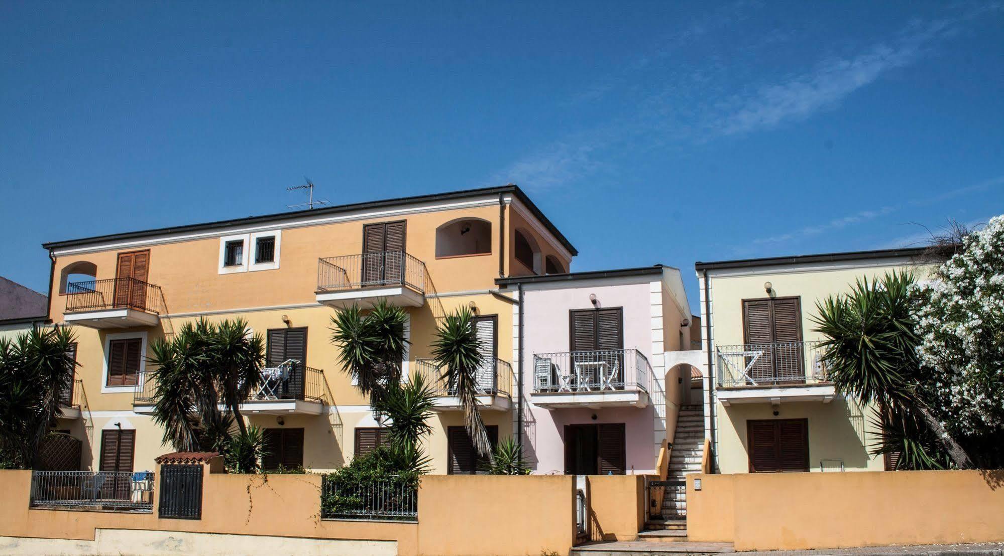 Residence Le Pavoncelle Santa Teresa Gallura Eksteriør bilde